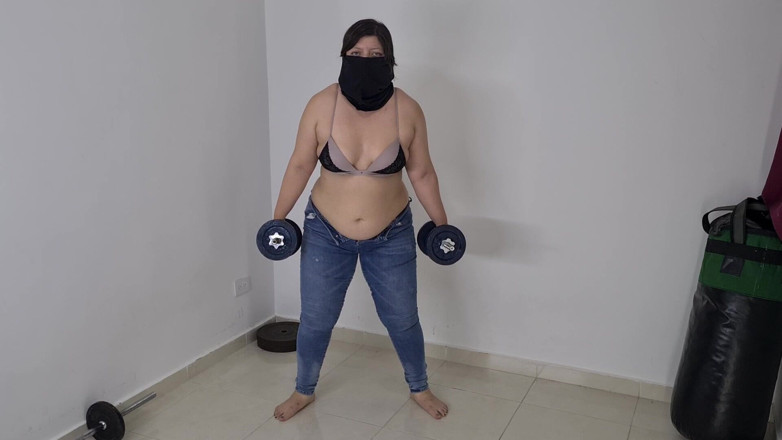 Alice H: L'allenamento della ragazza mascherata