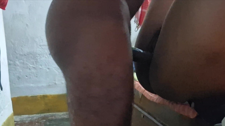 Busty Banuu: 继妹想要和她的丈夫享受充分的性爱
