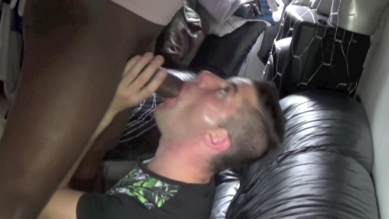 Crunch Boy: Französisches schlampenloch von massivem schwarzem schwanz riesig zerstört