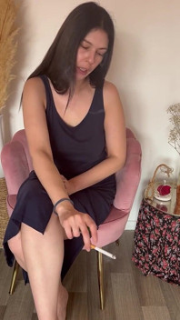 Femdom - Ouvre Ta Bouche Et Deviens Mon Cendrier Le Temps D’une Vidéo
