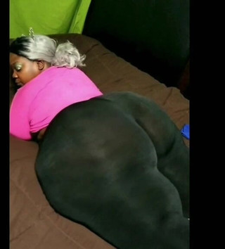 Pearaddiction: Ten velký šťavnatý zadek