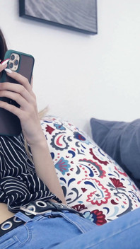 Dina, modèle de plus de 18 ans, se fait sodomiser et éjaculer dans la bouche !