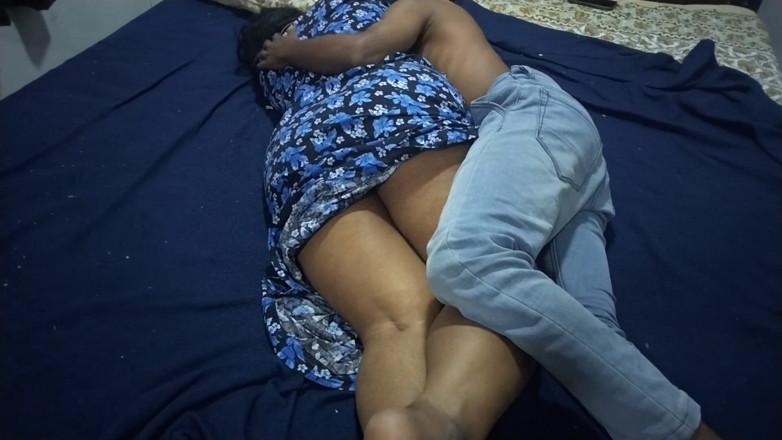 Tamil lesbian: 타밀 친구 그룹 섹스
