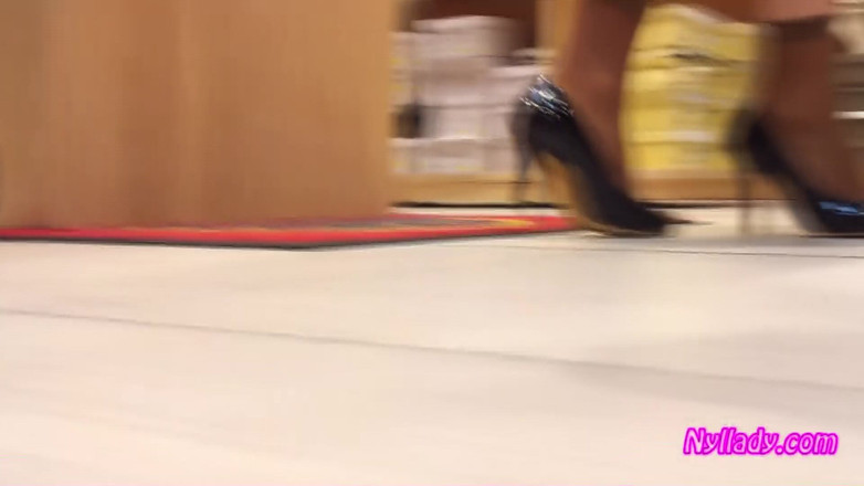 Nyllady: 购买新的黑色泵