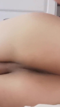 Morning Spanks and Asshole Close-up - Beepied