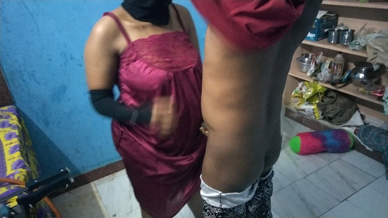 Tamil lesbian: キッチンでのホットセックス