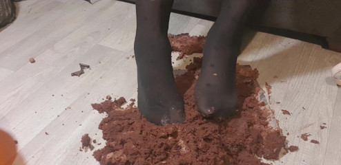 Simp to my ebony feet: Whole chocolate cake foot stomp