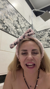 Hai provato a fare sesso in doccia? Mi è piaciuto XXX