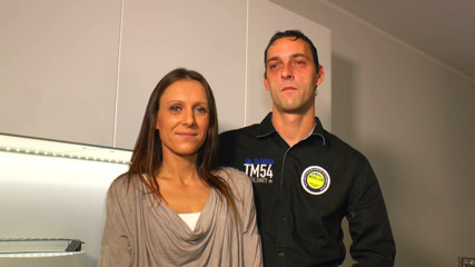 German amateur - 100% German hardcore videos: Hubená brunetka šuká ve swingers akci