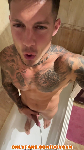 BoyGym: सेमीहार्ड पेशाब शर्त मुश्किल आप को बहका सकती है