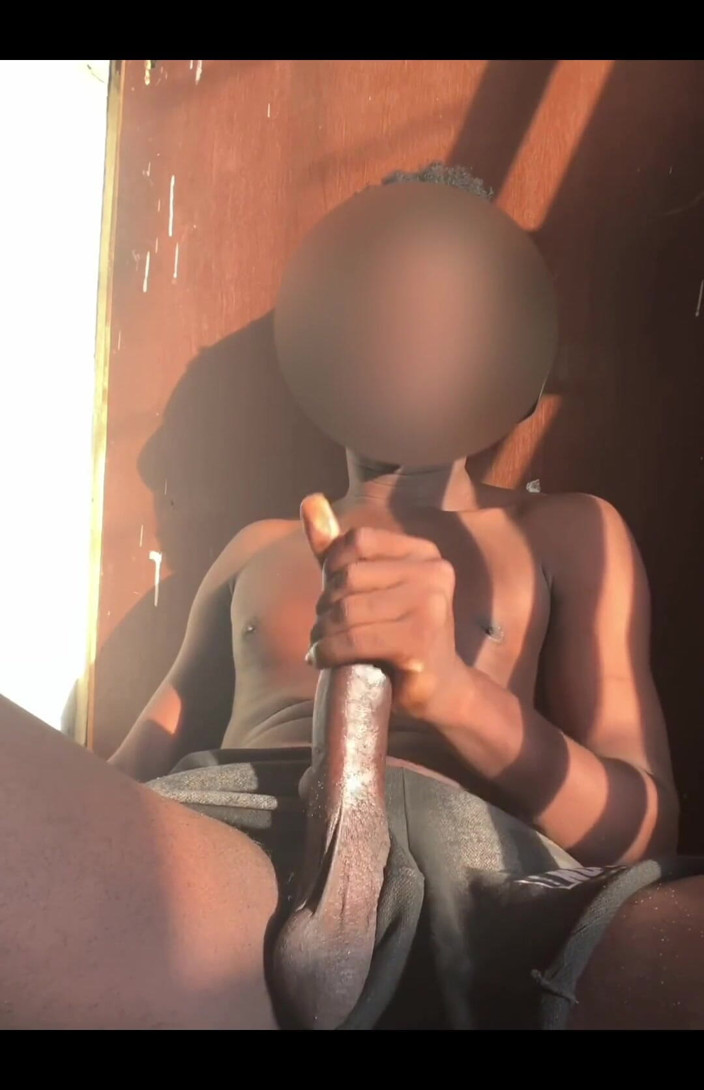 X Pierce solo: Sunlit Cumshot