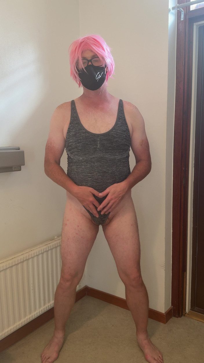 Julia Trans: Con điếm tóc hồng thủ dâm và xuất tinh và tự...