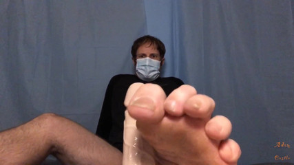 Adam Castle Solo: Sestra dává pacientovi footjob