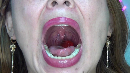 Angel eyes studio: 不可能的！我正在吞咽和深喉大恐龙