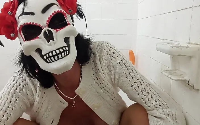 Lizzy Yum: Lizzyyum Shemale Fantasy Masked Masturbation Bath Pussy Clit Boobs Orgasm