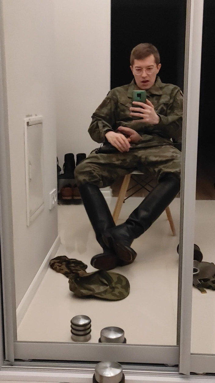 Gayfucker25: Asker Mastürbasyon Yaptı Askeri Sumurlar 2'de