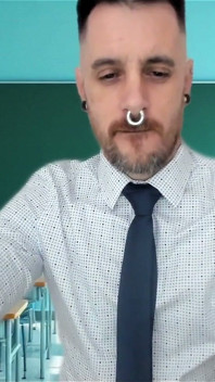 Učitel pet pov role