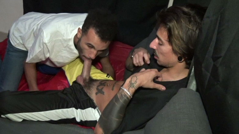Ass Twink destroyed by older: Goditi questo incredibile porno francese Amator senza preservativo con tizi...