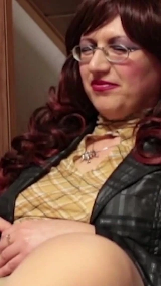 Bad slut with dirty fantasies: Boss Kicks Out Intern for Poor Perance. but Intern Rehabilitates...