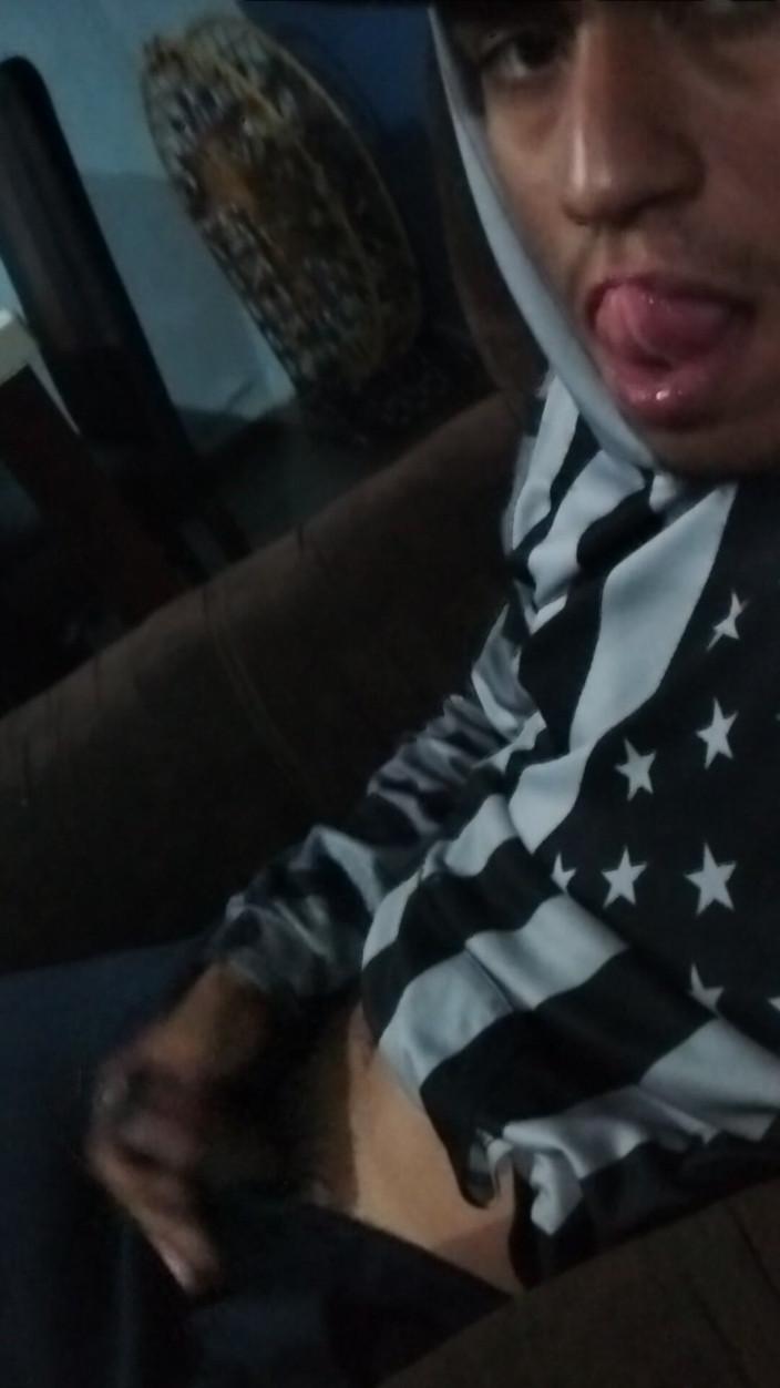 AlexAlejandro13: Přišel z vaření a můj penis narostl