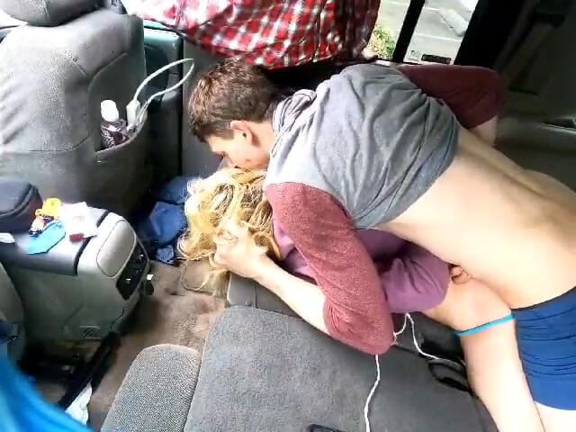 Melody Creme: Mel leva pau enorme