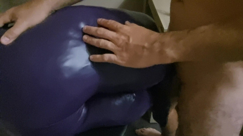Naxy: Orgazm na skórzane spodnie