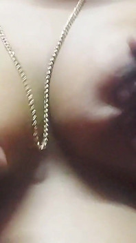 Sexy desi indická nevlastní máma prsa