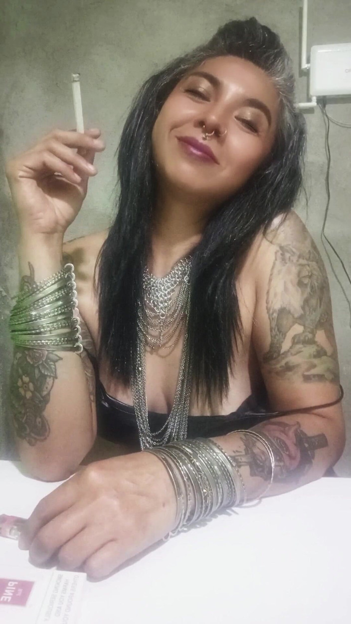 Casia Castro: 我们一起享受这支雪茄吧