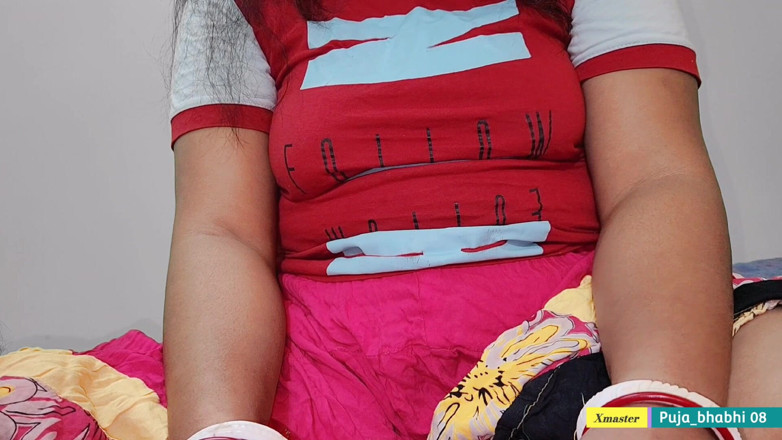 Puja_bhabhi0: 印度巴胡的紧致阴户被 chote devar ji 完整印地语音频性交