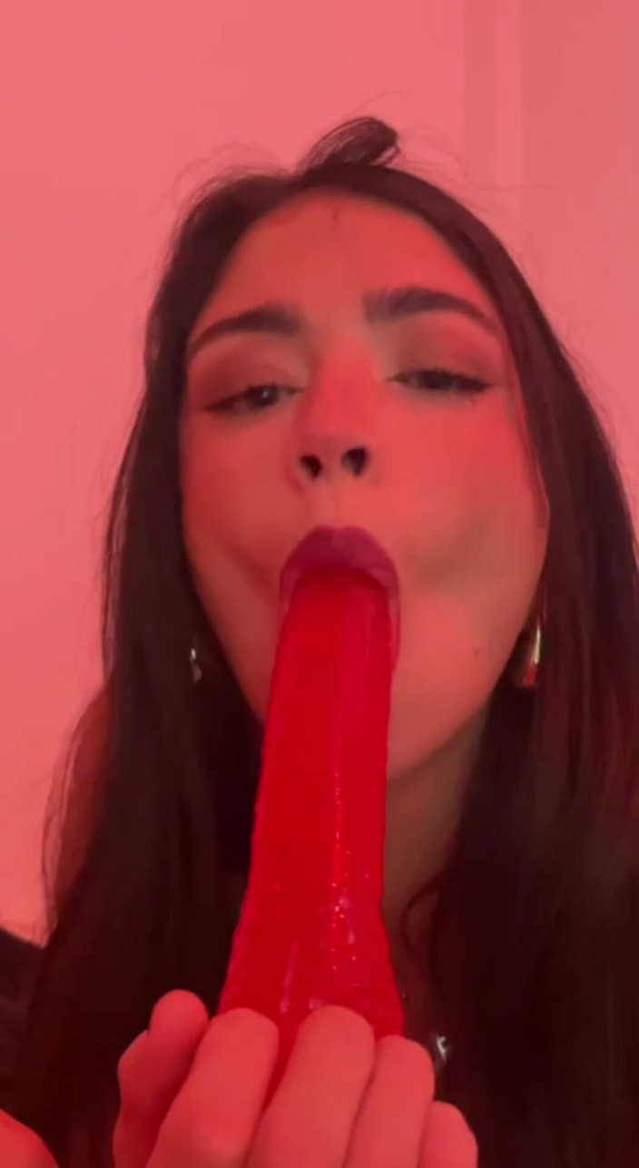 Josefina XOXO: Deep Throat with My New Toy