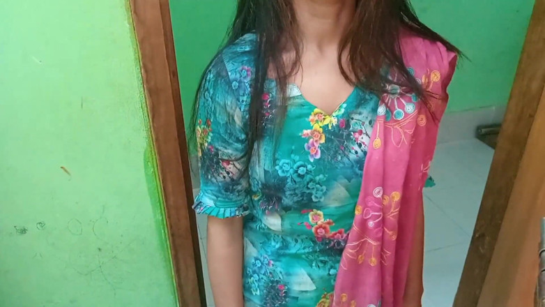 Riya Chowdhury: Yakındaki kızla seks