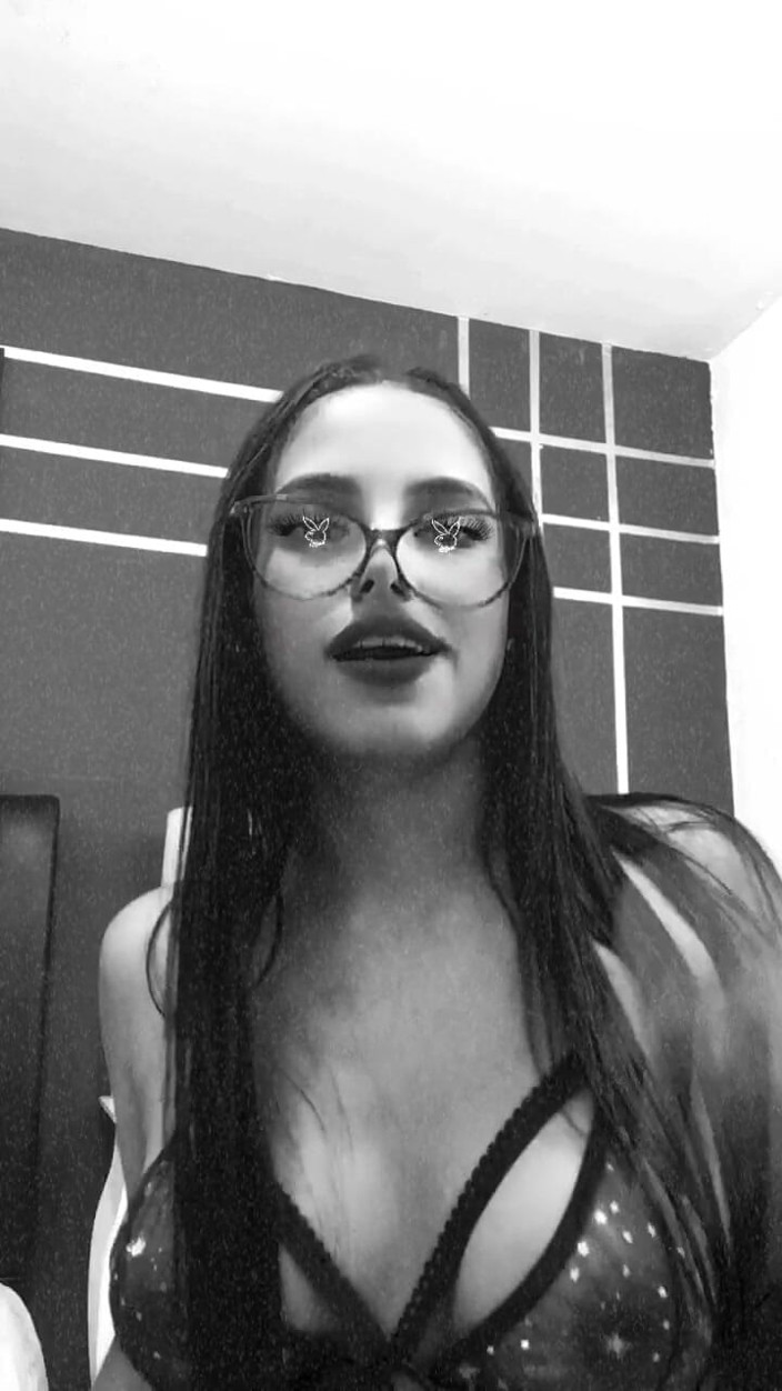 K 18 productions: Olá pessoal, você gostaria de ser meus amigos?