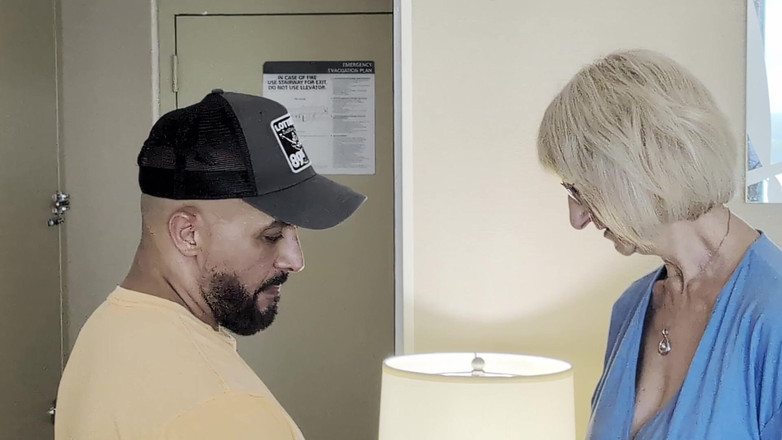 Morgan Shipley: Курьер "получает оплату"