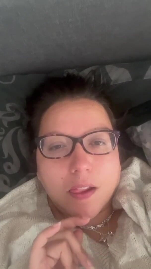 Real homemade BBW BBC porn: WildEnglishbbw摩擦我的阴蒂，张开我滴水的粉红色阴户