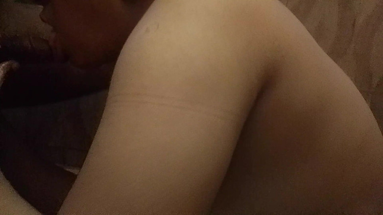 Bijukumar: Tamil menina e seu marido chupam seu pênis no banheiro