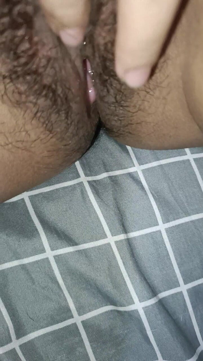 NadiaAlmer: Mijn schoonzus zit in de woonkamer als ze alleen is