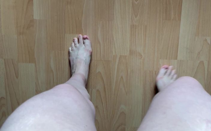 Feet: देखने का बिंदु: मैं नंगे पैर चलता हूं