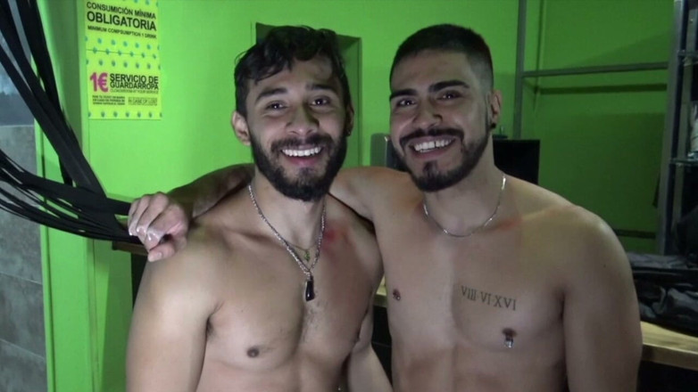 ARAB FUCKERS WITH HUGE COCKS: Latino guapo follado por un tipo barbudo