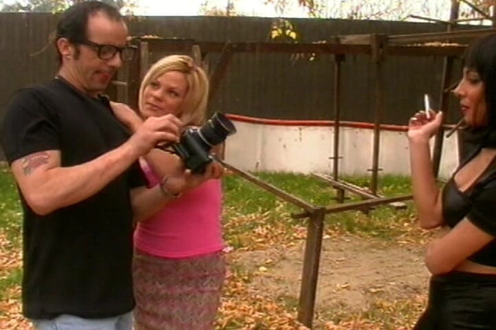 THAGSON RETRO: Una bionda arrapata si sditalina la figa pelosa spalanca per...