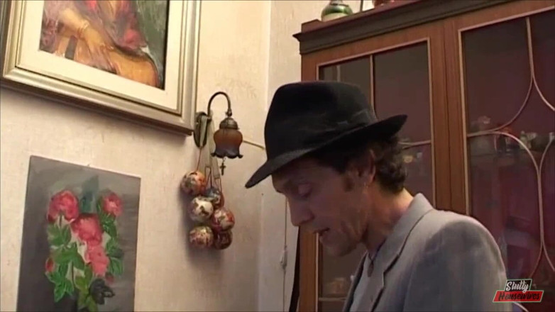 Vere Casalinghe Italia.: Schöne MILF leckt junge kapelle und genießt vergnügen