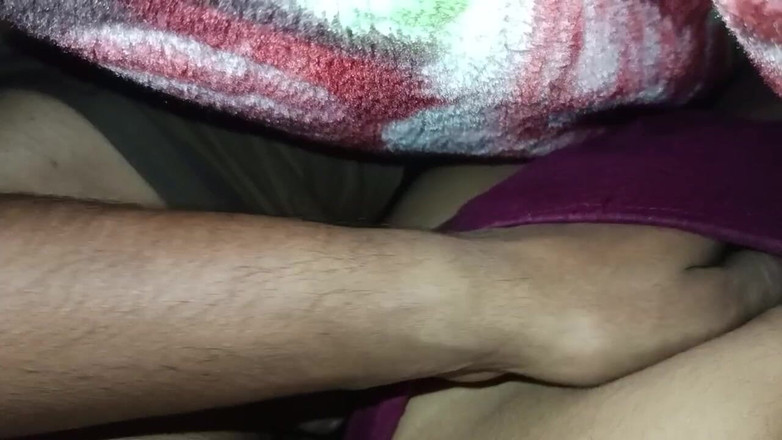 Raani16: 在大学宿舍指交我的女友阴户