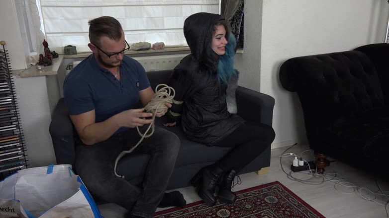 Restricting Ropes: Luna Grey - pérová bunda bondage HD