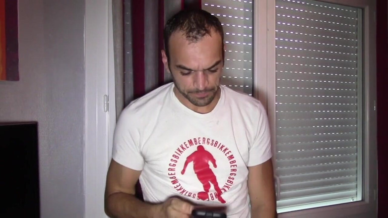 Kinky Bareback Boys: Leo dikongkek tanpa kondom oleh Fred di luar rumah