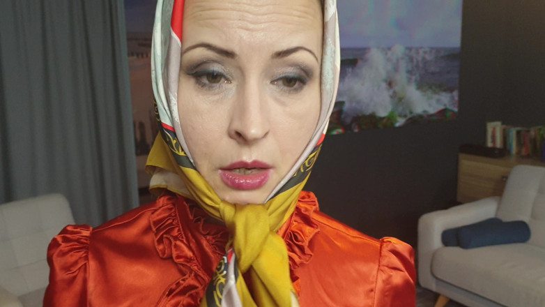 Wanilianna: A Lady in Stockings and Silky Headscarf