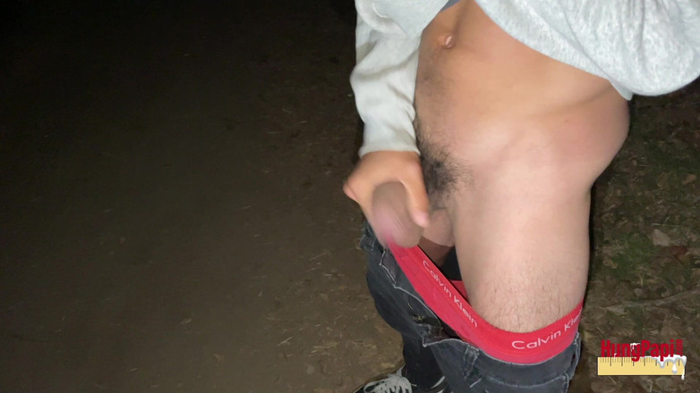 Hung Papi: Cewek semok latino dengan toket besar lagi asik masturbasi sendirian...