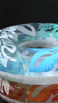 Trzy piękne pontony pierścionek pływacki