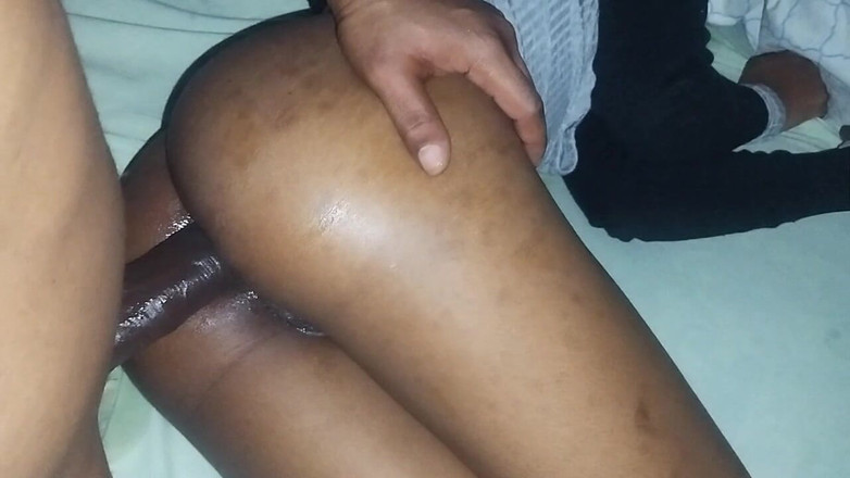 Island Bratz: Ojczym powiedz macocha nie wie, czy pieprzy tylko mój tyłek