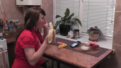 XXX-Platinum: Kitchen sexy stepmom Milf without panties eats banana, fruit, masturbates...