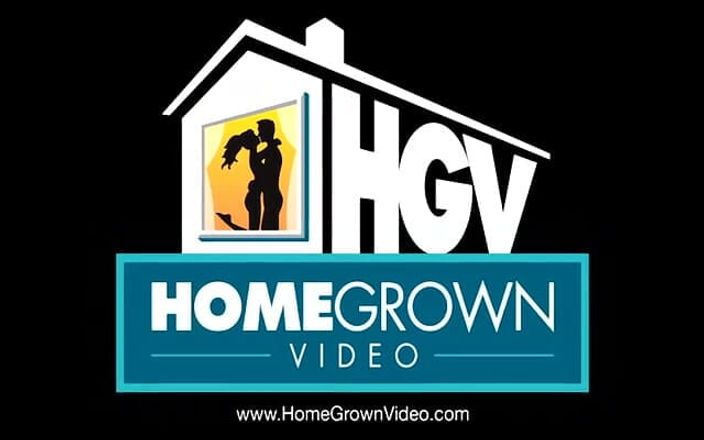 Homegrown Handjob: Kelli делает незнакомцу минет