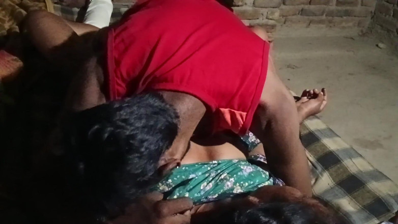 Indian sex2: 継母インドのデシセックス村ナイトセックス、ハードフェイシングデシポルノ